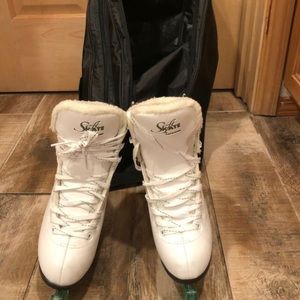 Women’s size 3 Ice Skates with bag